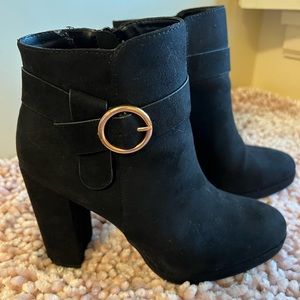 NWOT Black Avant LC Lauren Conrad high heeled bootie with memory foam sock